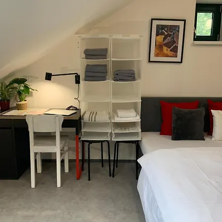 Cozy Friendly Place With Free Parking Prague Exterior photo