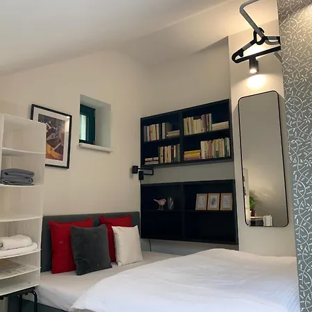 Cozy Friendly Place With Free Parking Prague Exterior photo