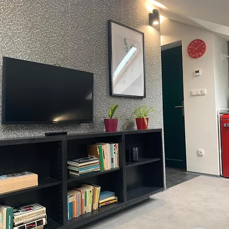 Cozy Friendly Place With Free Parking Prague Exterior photo